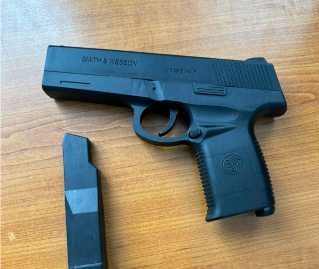 Pamjet e 50-vjeçarit me armën lodër, intervistohet i dyshuari në Han të Elezit