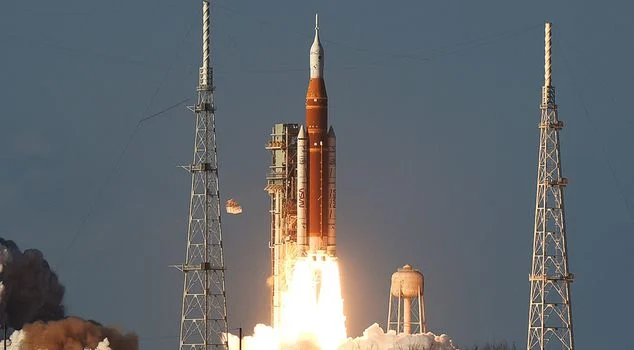 Pas 54 vjetësh, programi “Artemis” rikthen njerëzit në Hënë