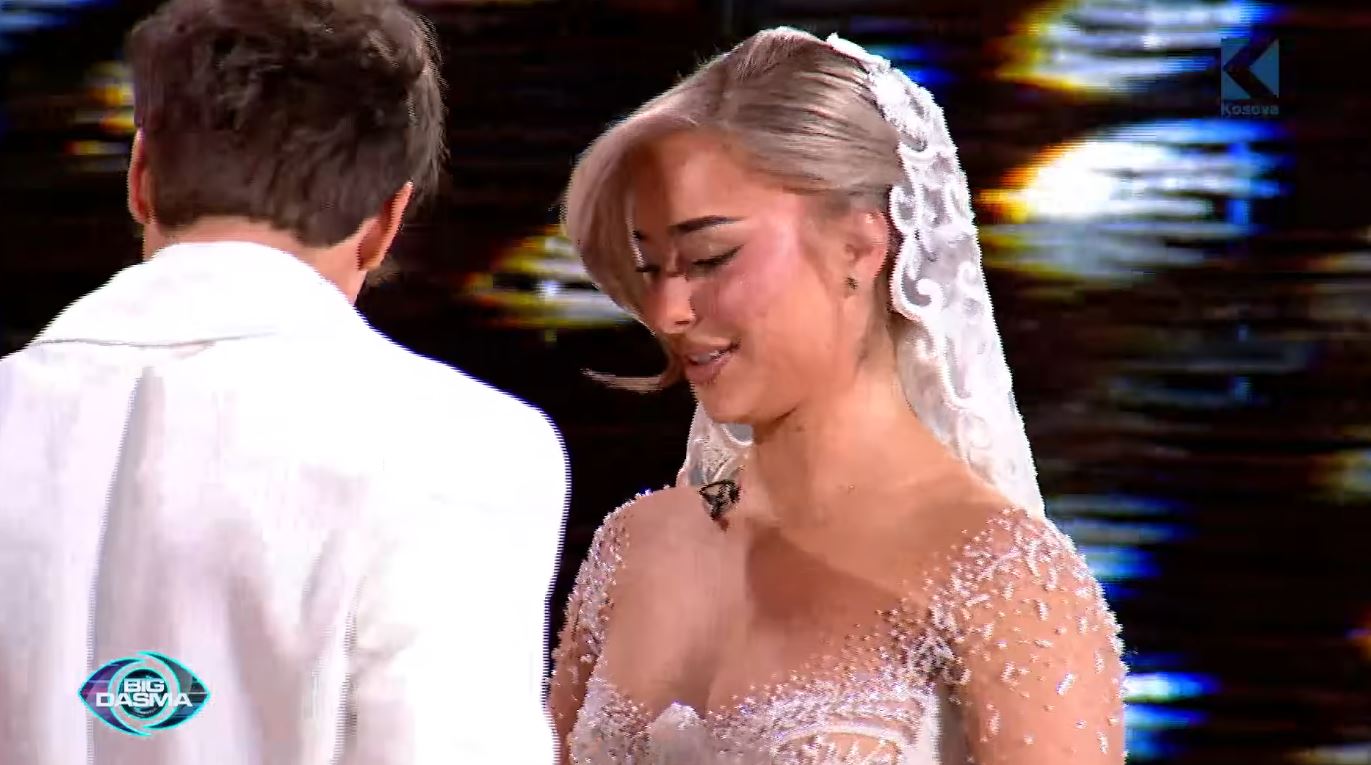 Elijona në lidhje me Klodin? Detaji që i nxori zbuluar (foto)