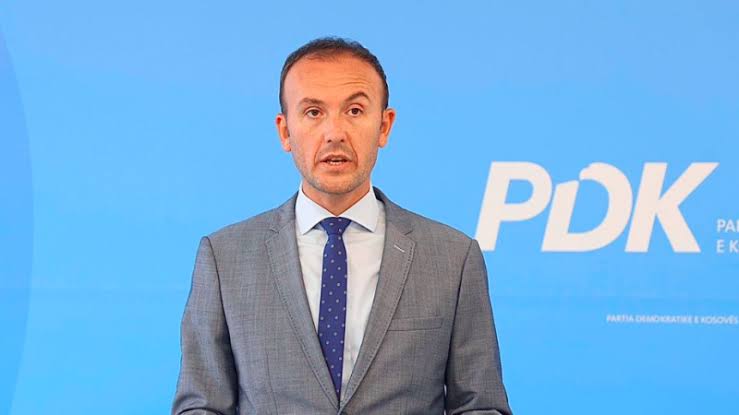 Arben Mustafa pyet qeverinë: A do të ulen çmimet me ligjin për “çmimet tavan”?