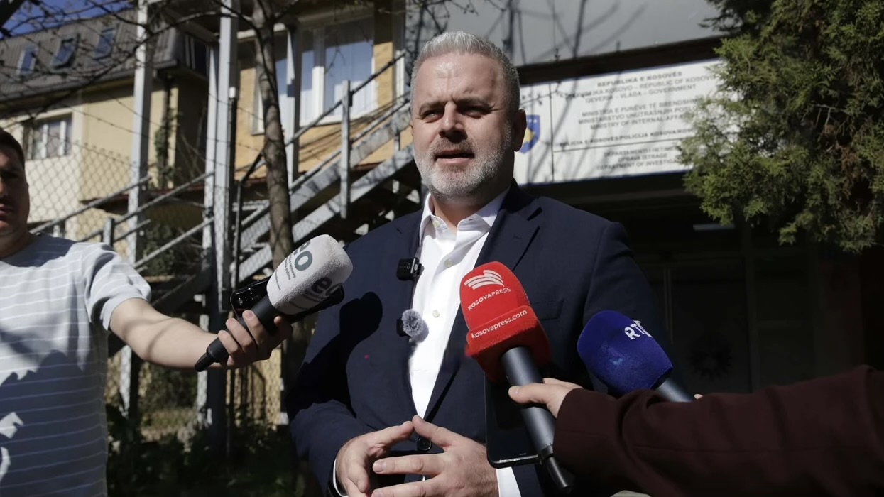 Rasti i njehsorëve, Azemi jep dëshminë në polici dhe kërkon kompensimin e qytetarëve