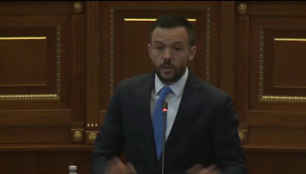 “Tendencë për me ndërtu agjendë të fushatës”, PDK nuk mbështet projektligjet e propozuara nga LVV