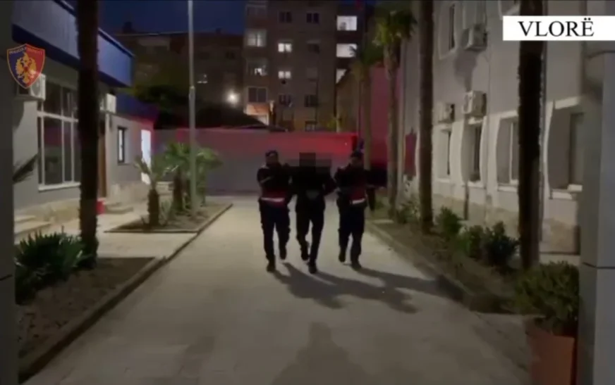 E kishte kthyer banesën në ‘bazë’ për përgatitjen e drogës, prangoset  53-vjeçari në Vlorë
