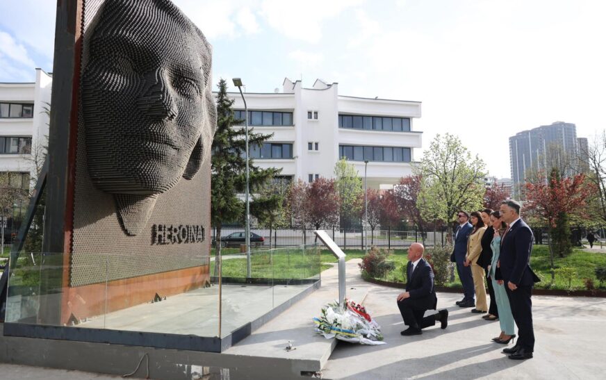 Homazhe te Memoriali Heroinat – Haradinaj: Drejtësi për viktimat e dhunës seksuale