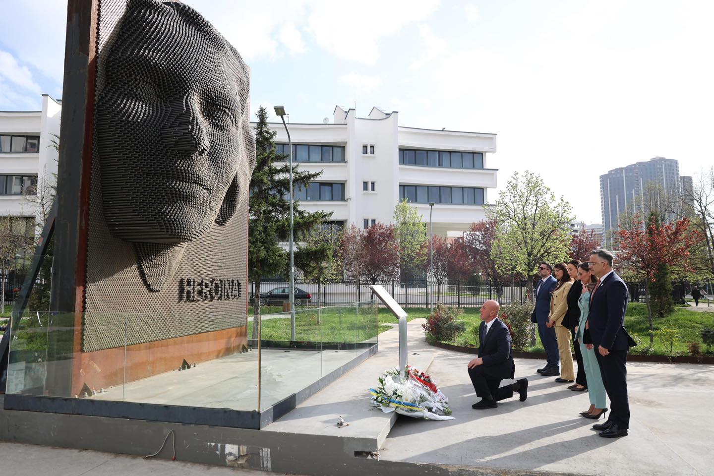 Homazhe te Memoriali Heroinat – Haradinaj: Drejtësi për viktimat e dhunës seksuale