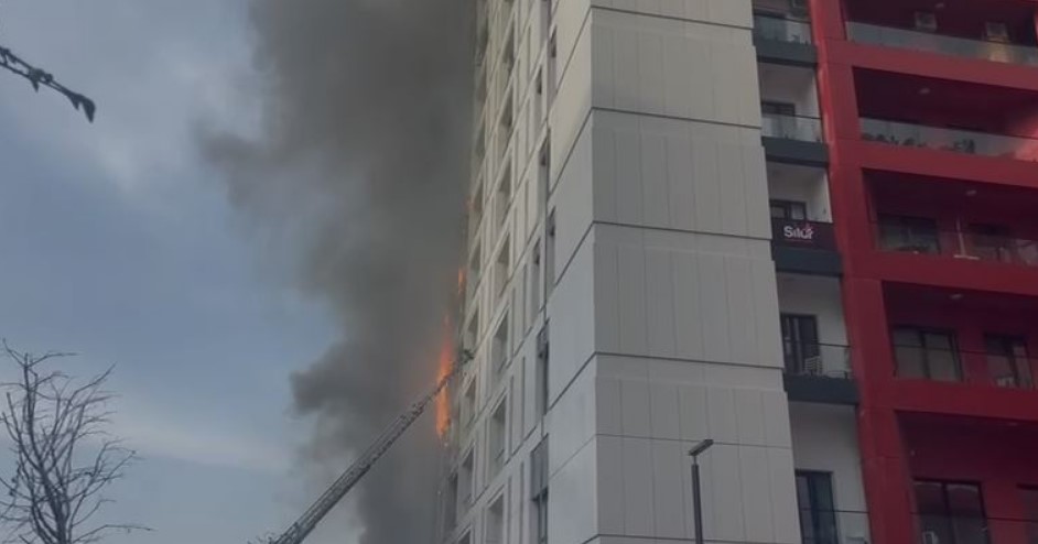 Zjarri në Tiranë: 4 persona dërgohen në ugjencë, pas asfiksimit nga tymi