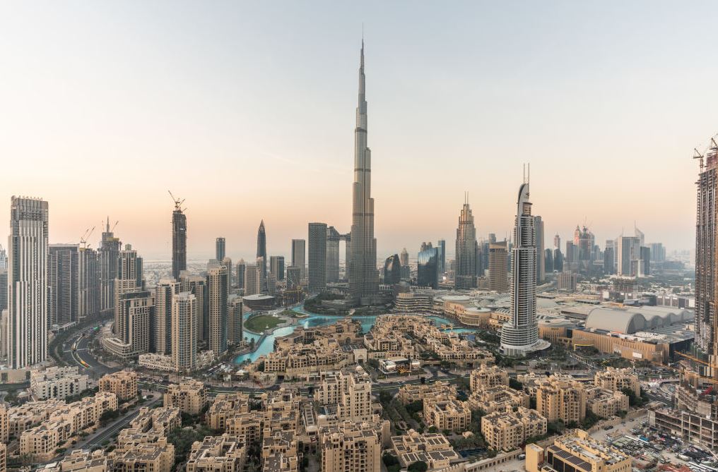 Hoteli historik në Dubai do të mbyllet për rinovim, u dëmtua nga Irani