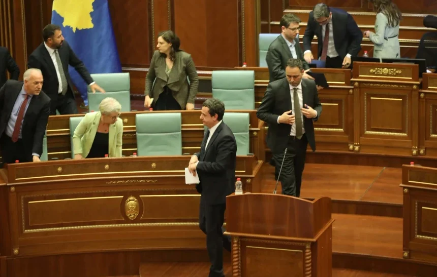 Konjufca e Mulhaxha-Kollçaku tërheqin kandidaturat për president