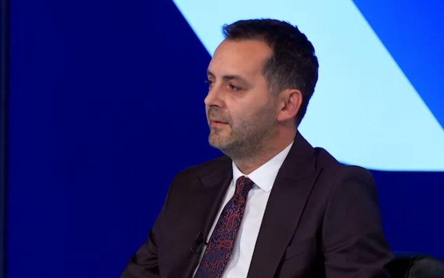 “Kurti po kërkon pushtet absolut, për egon autoritare të tij”, Kabashi i ashpër me kryeministrin