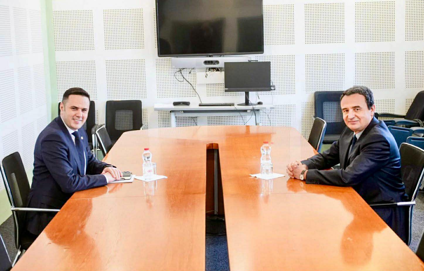 Çështja e presidentit, të hënën takohen Kurti me Abdixhikun