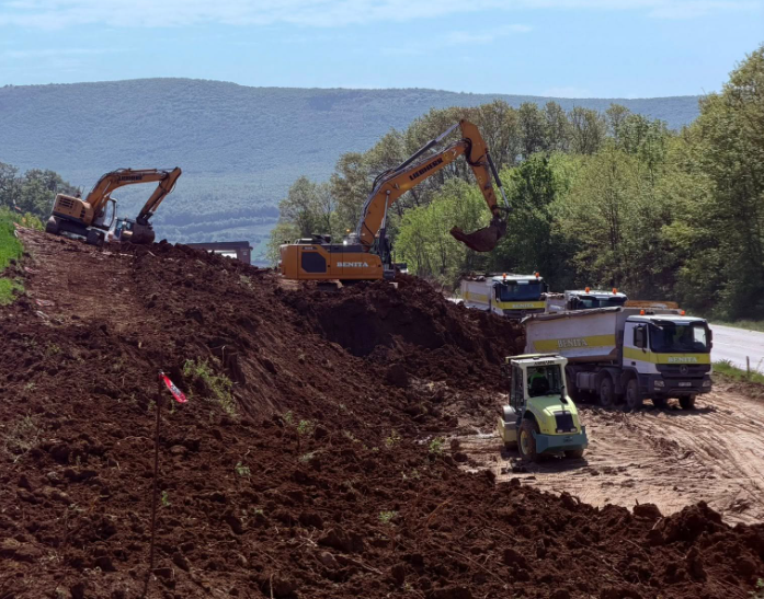 Intensifikohen punimet në rrugën Klinë-Zahaq