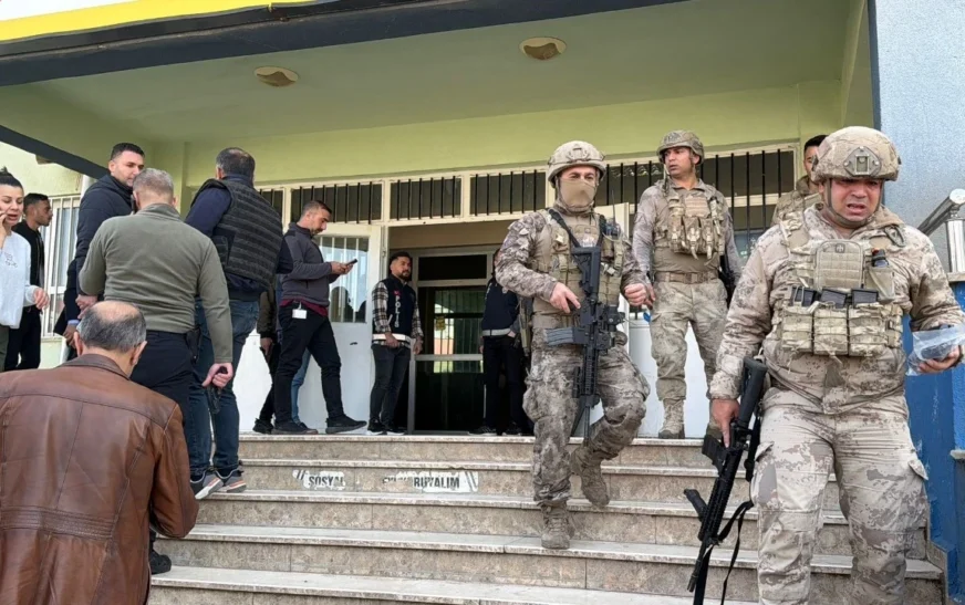 Sulm në një shkollë në Turqi: Plagosen 16 persona, vetëvritet autori