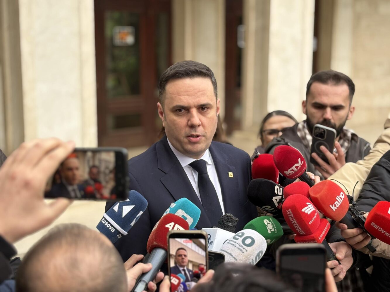 Abdixhiku: S’ka marrëveshje për presidentin, Kurti insiston që posti t’i takojë LVV-së