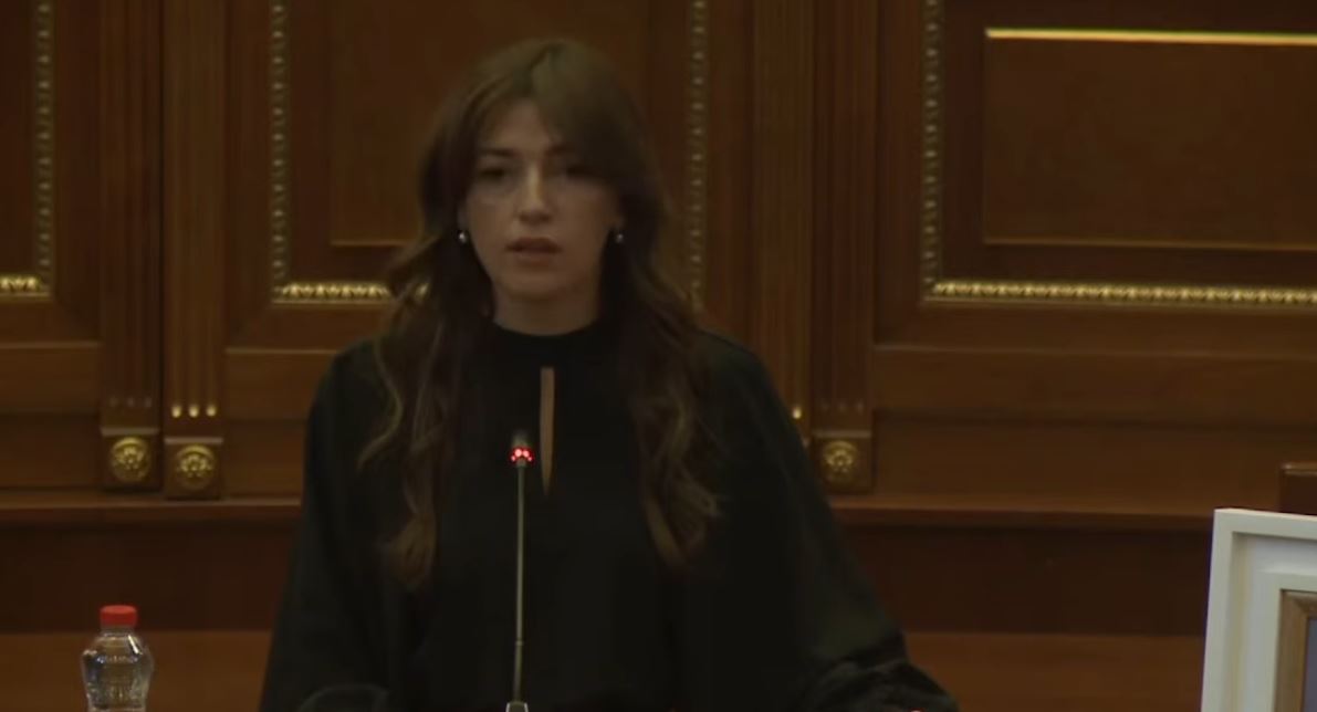 Haxhiu: Eliot Engel ngriti zërin për Kosovën kur bota heshtte