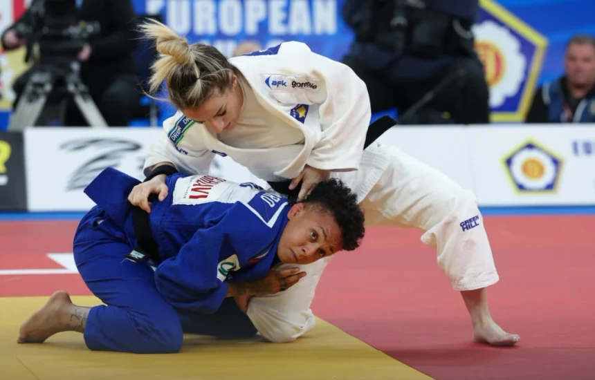 Unioni Evropian i Xhudos shkruan për suksesin e Distrisë: Krasniqi mbetet në krye