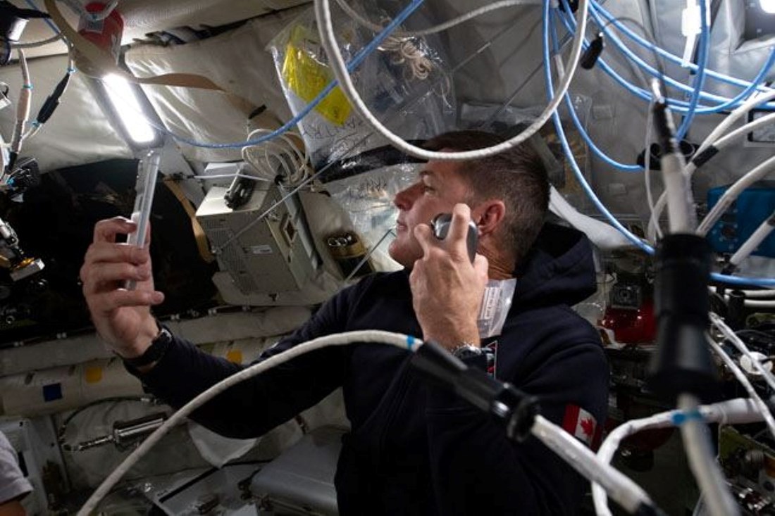 Cilin “iPhone” morën me vete astronautët në hapësirë?