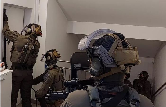 Realizohen dy ekstradime, njëri nga Gjermania në Kosovë dhe tjetri nga Kosova në Shqipëri