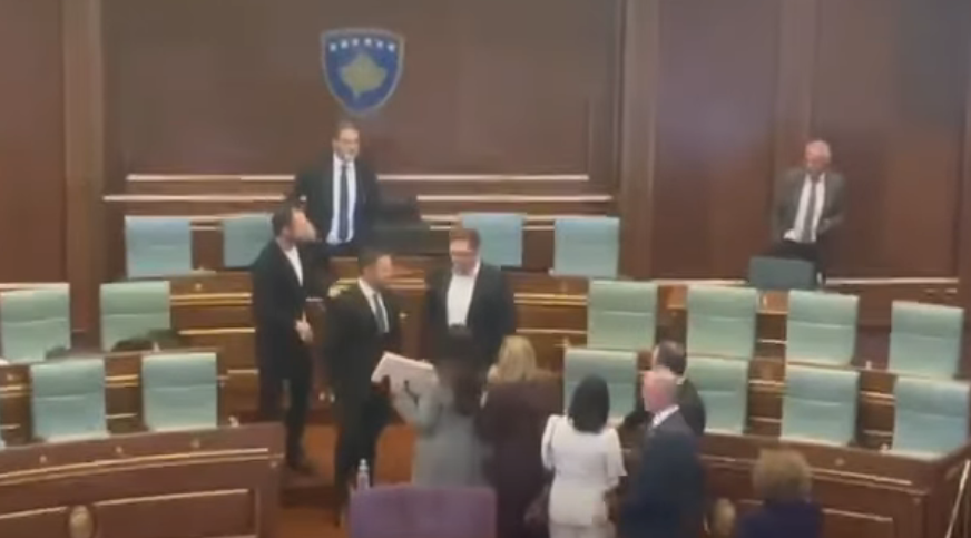 Mustafa reagon për përplasjen me Egzon Azemin: Nuk duroj ofendimin nga askush, më së paku nga dikush si ai