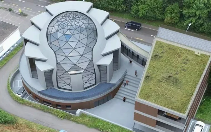 Zviceranët mbledhin 5 mijë nënshkrime – ndalohet investimi i shqiptarëve për xhaminë 15 milionë franga