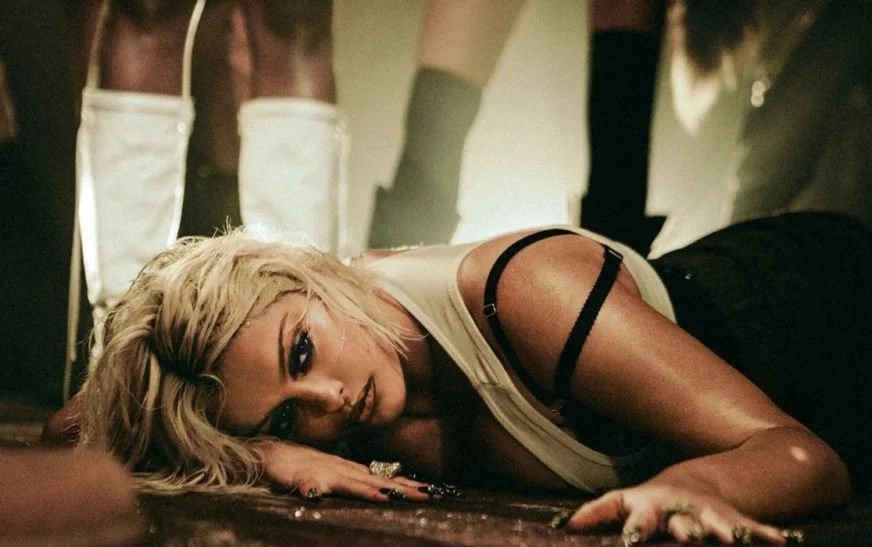 Bebe Rexha sjell “Hysteria” – këngën e katërt nga albumi i saj i ri në ardhje “Dirty Blonde”