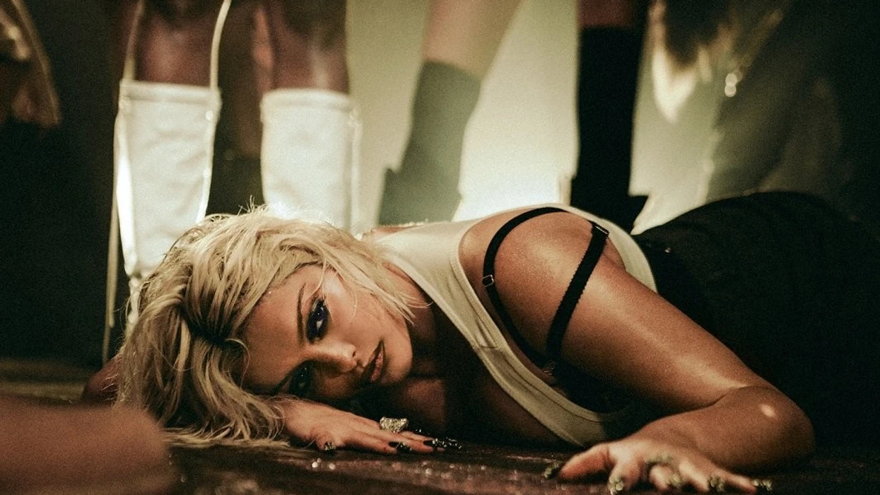 Bebe Rexha sjell “Hysteria” – këngën e katërt nga albumi i saj i ri në ardhje “Dirty Blonde”
