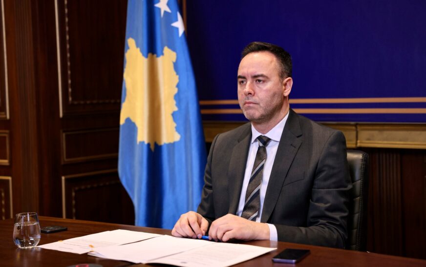 Konjufca: Kosova dënon sulmet e Iranit dhe mbështet thirrjet për rihapjen e Ngushticës së Hormuzit