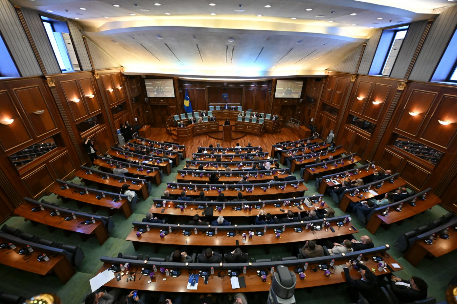 Asnjë kandidat s’i merr votat e mjaftueshme për Gjykatën Kushtetuese