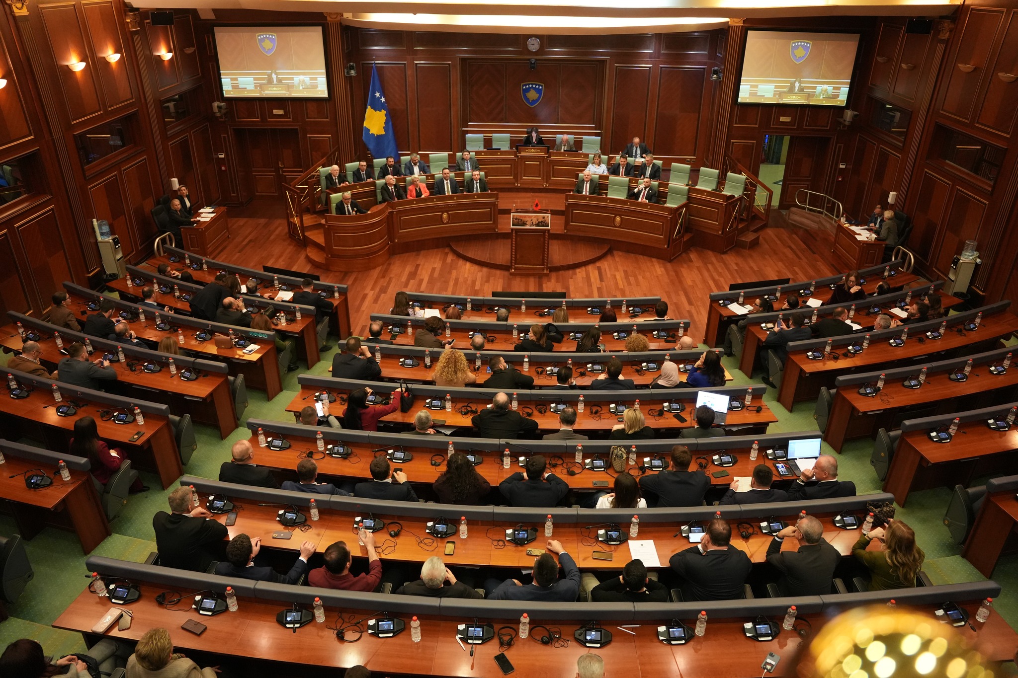 Nesër seancë e jashtëzakonshme e Kuvendit – në rend dite plotësimi i ligjit mbi ndarjet buxhetore