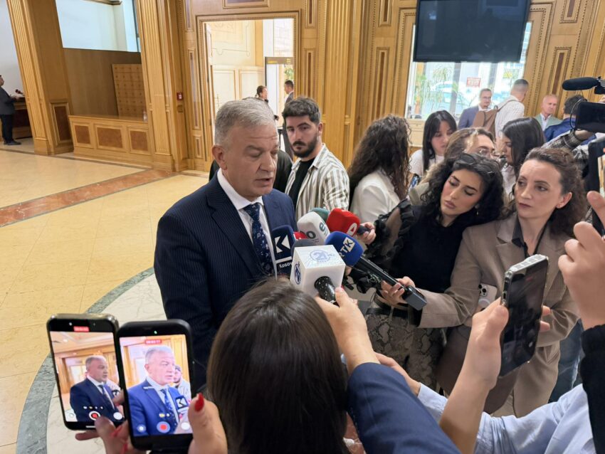 Mesazhi i votimit “karate”, Bardiqi thotë se ishte “sarkazëm, dhe në thojza, mua mu cënua privatësinë”