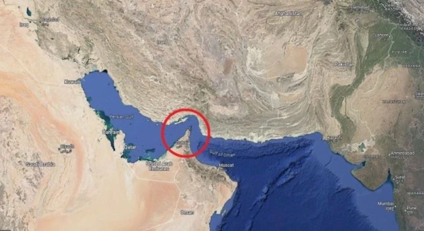 Irani hap Ngushticën e Hormuzit, nisin lëvizjet e para të transportit detar