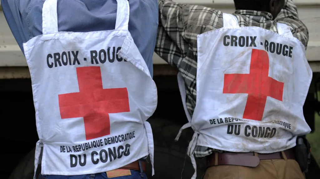Tre vullnetarë të Kryqit të Kuq humbin jetën nga virusi Ebola në Kongo