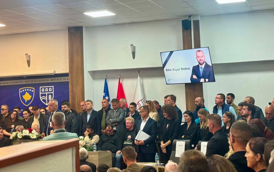 Komuna e Deçanit mban Akademi Përkujtimore për Rifat Stojkaj