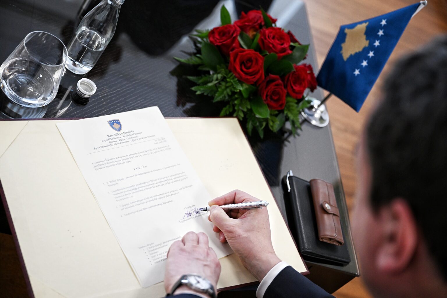 Kurti s’e ndal dorën, emëron edhe një zëvendësministër