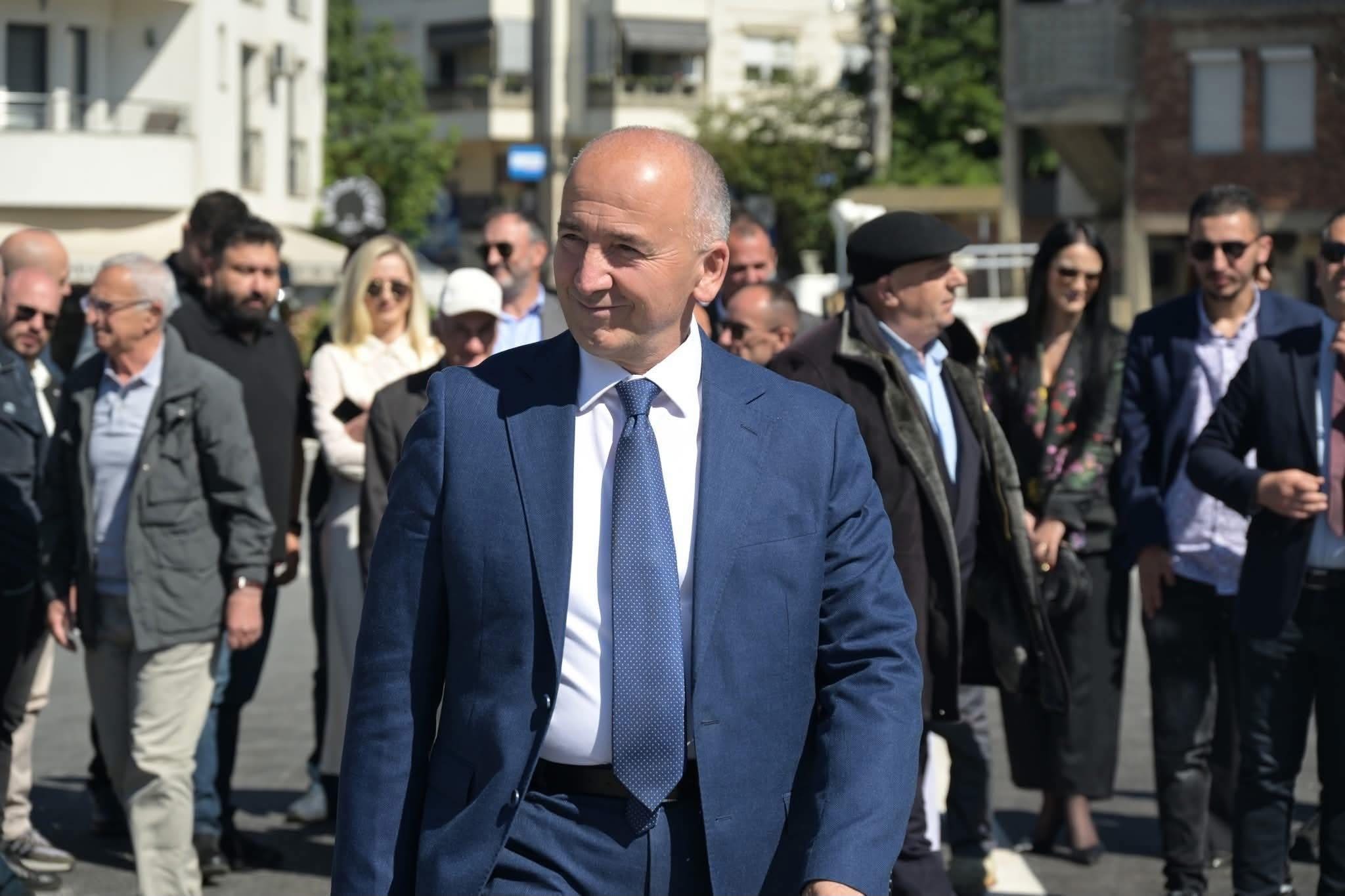 A ka dhënë dorëheqjen nga LDK-ja? Flet Gazmend Muhaxheri