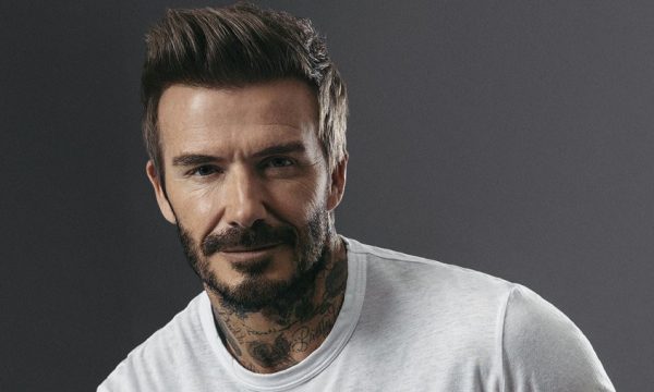 David Beckham bëhet sportisti i parë miliarder në Britani