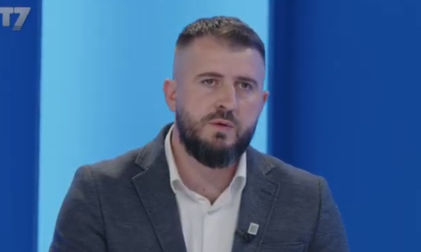 Lushtaku i reagon Pecit pasi e quajti “kriminal” incidentin në Skenderaj: Kush po e pengon drejtësinë të veprojë ndaj aferave tuaja korruptive