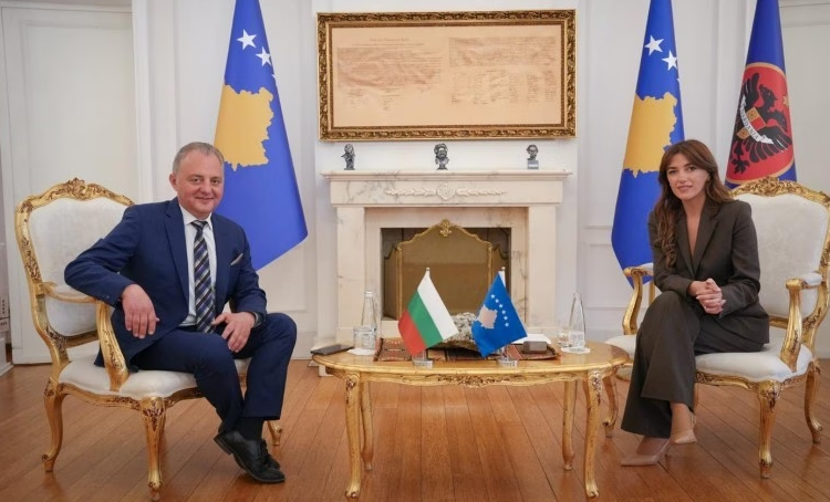 Haxhiu pret ambasadorin e Bullgarisë, flasin për dialog politik e fqinjësi