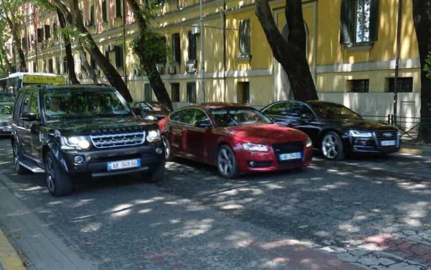 Mbi 1 milion makina të regjistruara në Shqipëri, 35% e tyre qarkullojnë në Tiranë