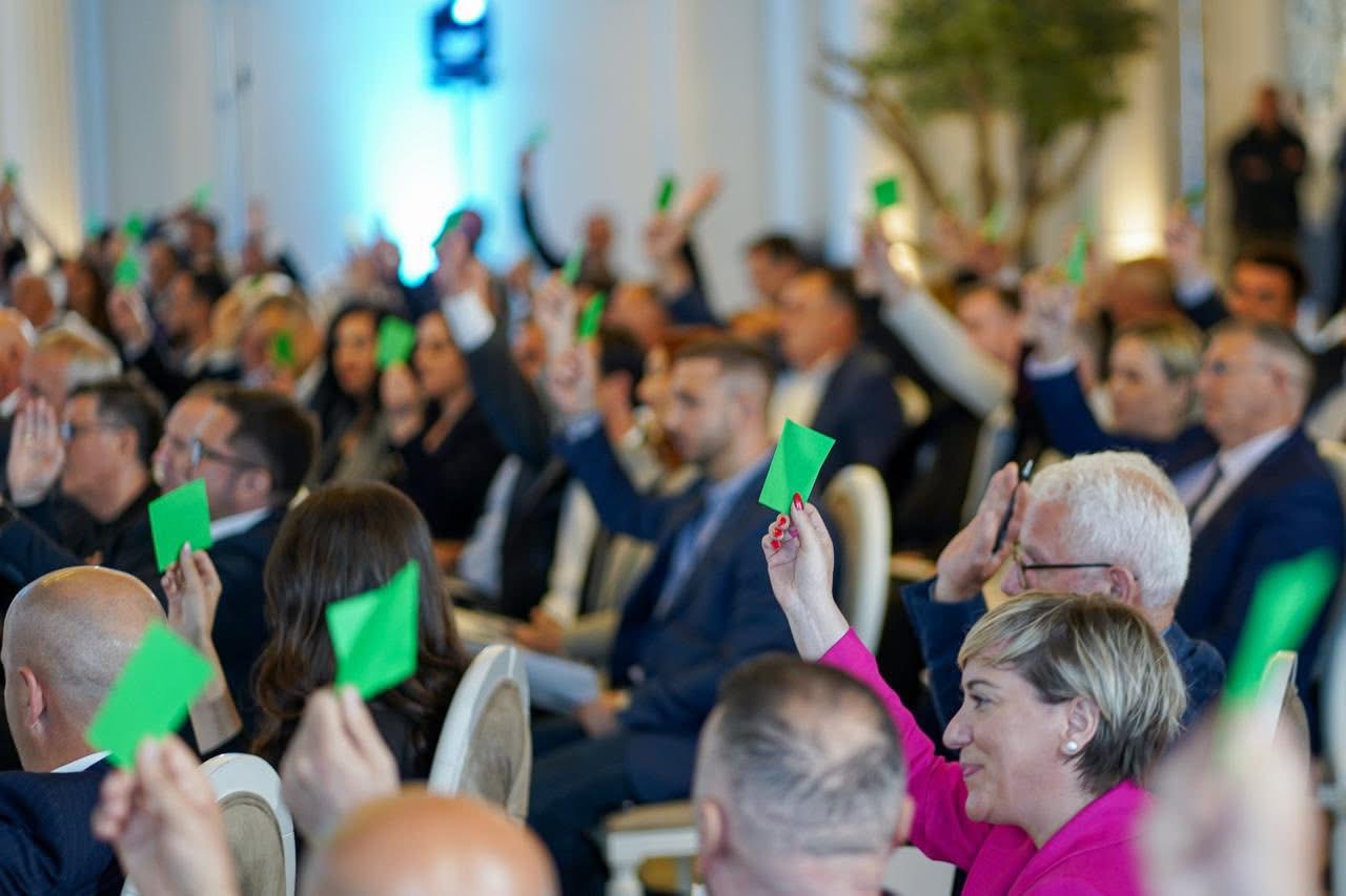 Vjosa Osmani vet e 20-ta në listën e LDK-së, aprovohet nga Këshilli