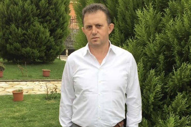 Sulmohet fizikisht ish-kreu i PD-së në Lezhë, i thyen këmbët dhe ia prenë veshin