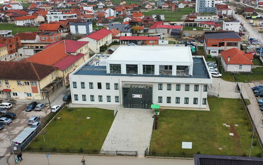 Ku duhet të drejtohemi më? Banorët e lagjes Fazliu në Drenas pa rrugë e ujësjellës