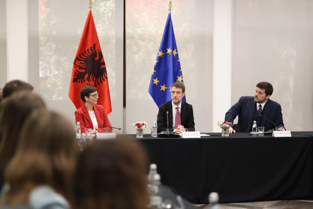 Sulm i ri në Kiev: goditet kompleksi ku banon ambasadori shqiptar, Tirana reagon ashpër