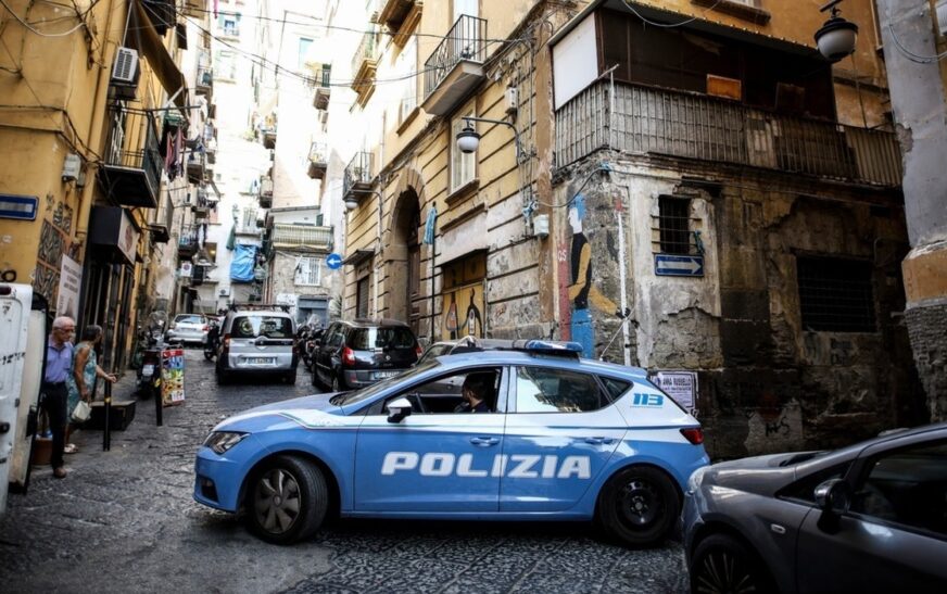 E rëndë në Itali: Babai godet dy herë me thikë djalin 12-vjeçar dhe më pas tenton të vrasë veten