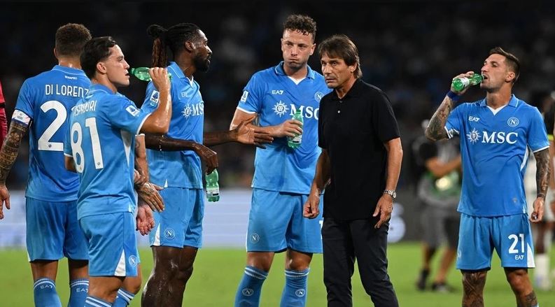 Conte vendos të largohet nga Napoli?