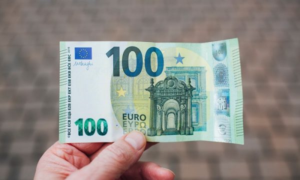 Ky është linku ku mund të ankoheni ju që nuk i keni marrë 100 eurot e Qeverisë