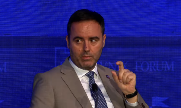 Sorensen ia thotë Konjufcës në sy: Marrëveshja e Brukselit dhe Ohrit të obligueshme 