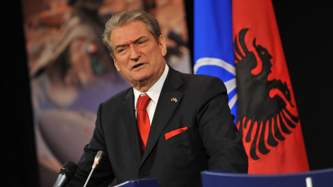 Sali Berisha flet për Zvernecin: Mbështesim investimin e huaj, Sazanin e kam ofruar unë dhe Nano