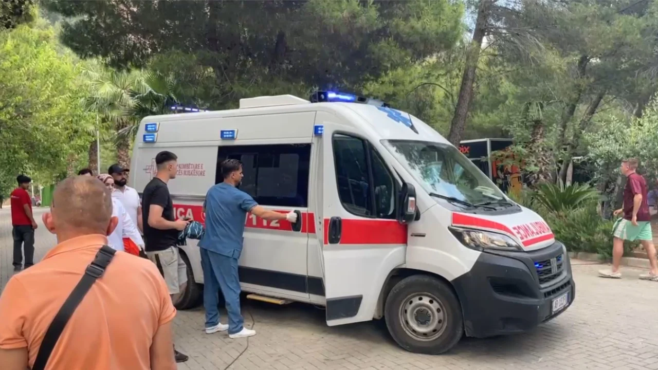 Tragjedi në Shëngjin: Dy të rinj kosovarë mbyten pasi u morën nga dallgët – dy të tjerë në gjendje të rëndë