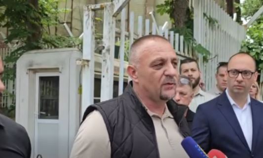 Lirohen nga stacioni policor kreu i Mitrovicës së Veriut Radojeviq dhe kryesuesi i Kuvendit