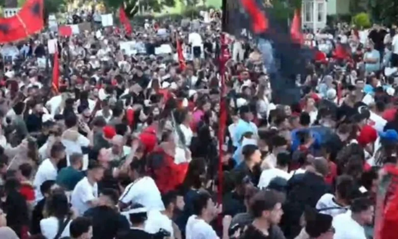 Protesta në Tiranë, fëmija 6-vjeçar humbi mes qytetarëve